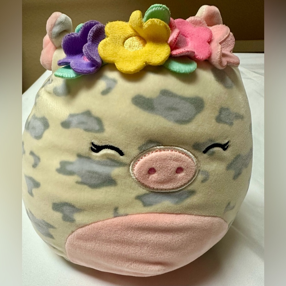 Squishmallows 8” Belana Cow Flower Crown 2021 Cream Gray Pink NWOT Plush